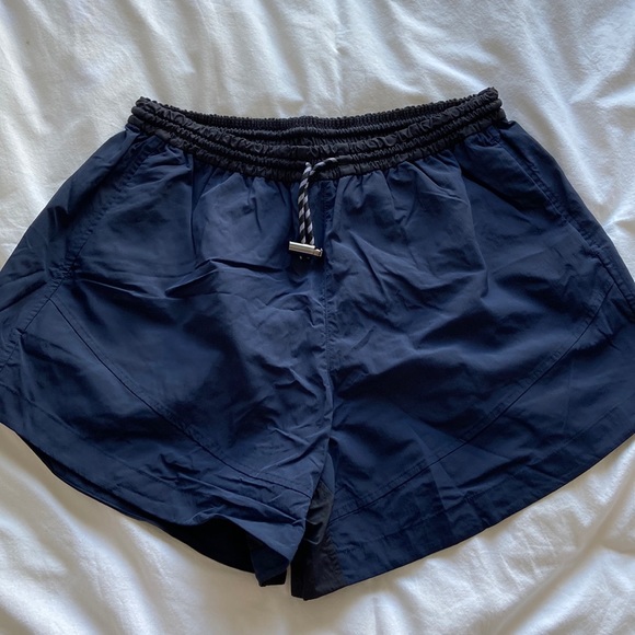 Lululemon windbreaker shorts NWOT